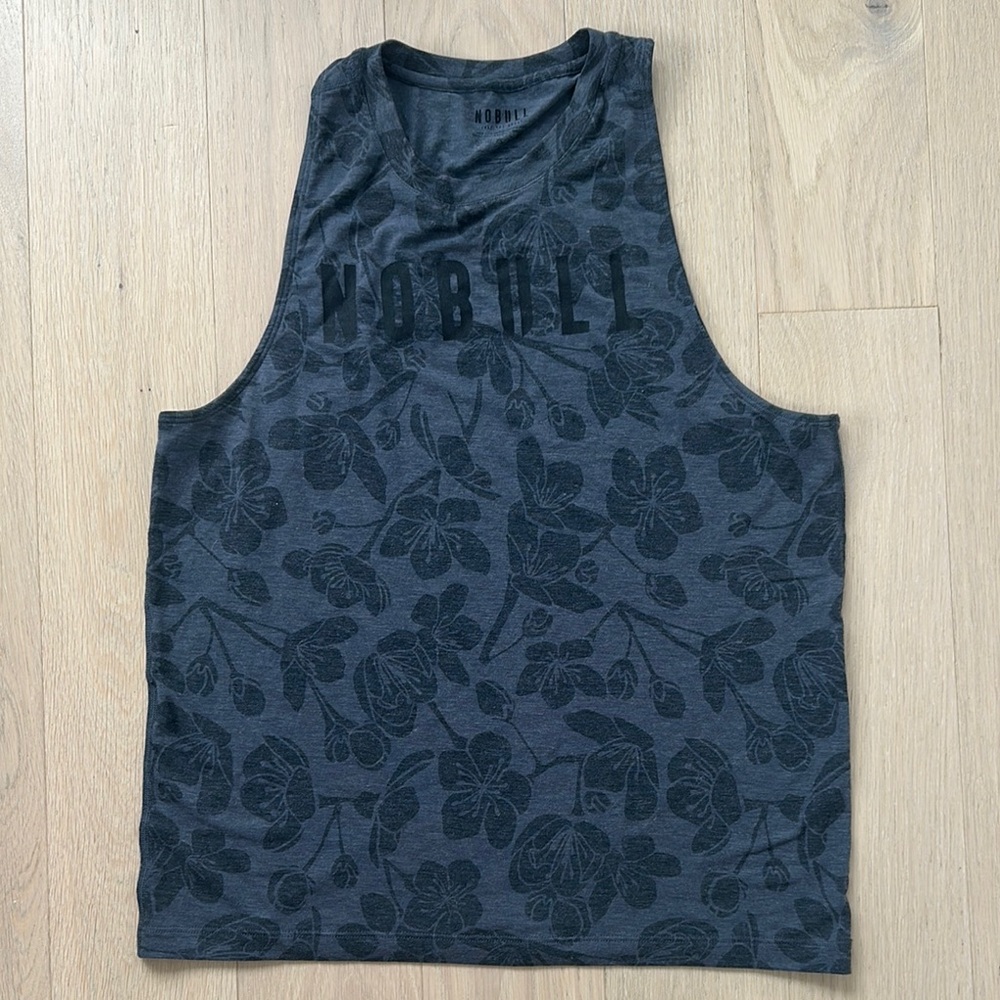 NOBULL women’s high neck Floral Tank Top medium grey